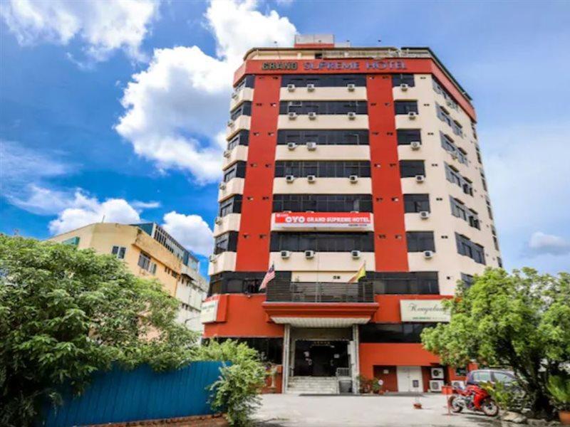 Grand Supreme Hotel Kuching Exterior photo