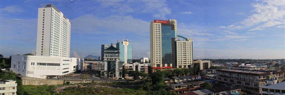 Grand Supreme Hotel Kuching Exterior photo