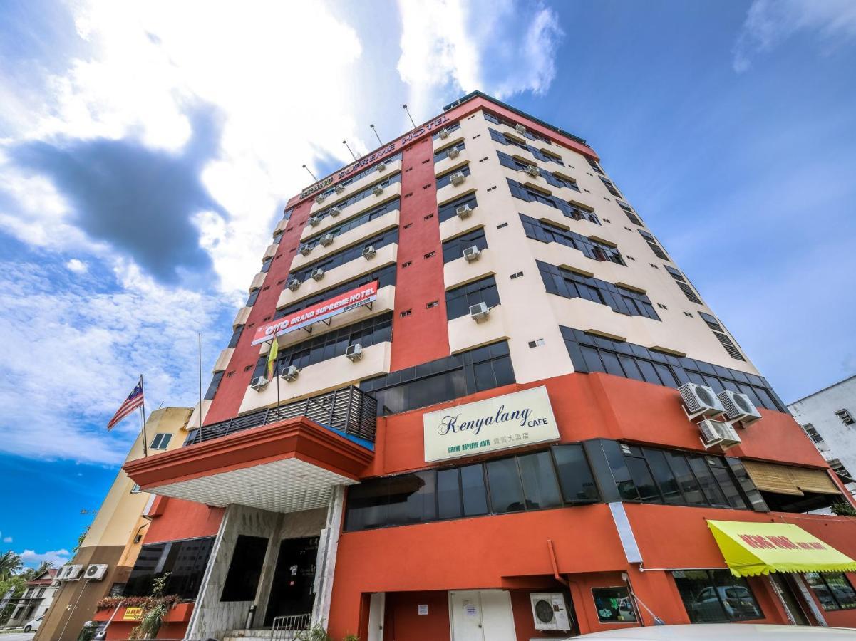 Grand Supreme Hotel Kuching Exterior photo