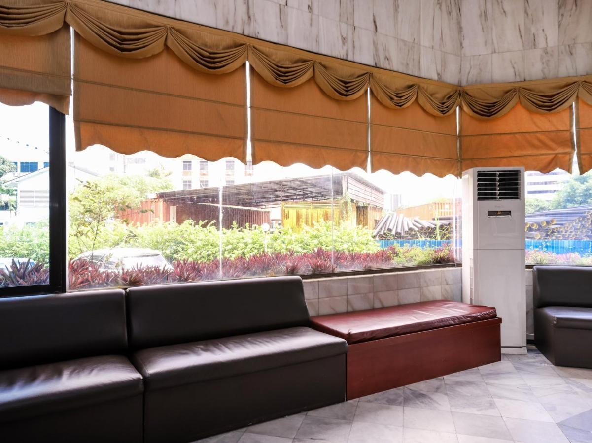 Grand Supreme Hotel Kuching Exterior photo