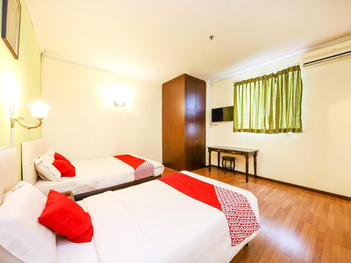 Grand Supreme Hotel Kuching Exterior photo
