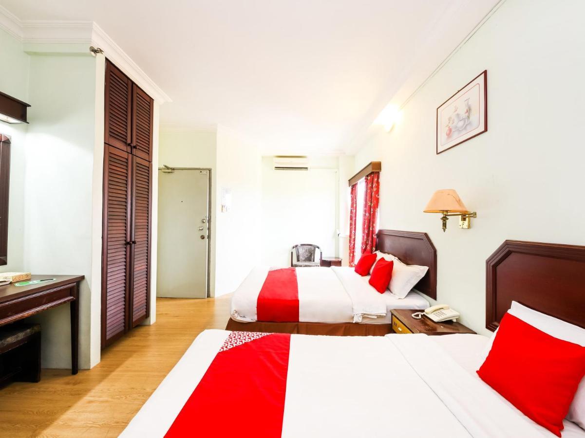 Grand Supreme Hotel Kuching Exterior photo